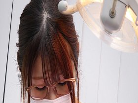 Icup爆乳を顔に押しつけてくる歯科助手 こっそり癒やしのおっぱいサービス&性交治療!Boin「有岡みう」Box6 サンプル動画サムネイル